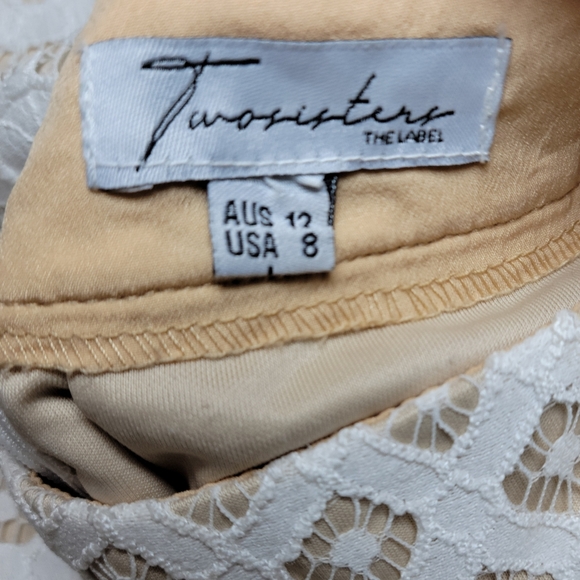 Two Sisters Two-Piece Eyelet Chic Bridal High-Low Skirt Set Size 8 - Picture 15 of 15